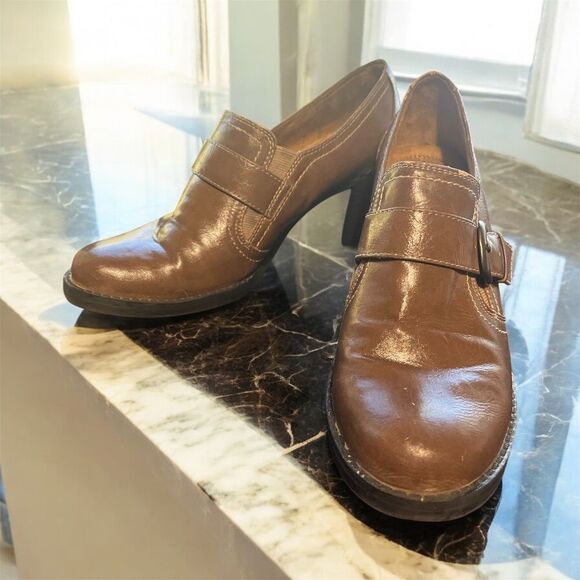 Women’s 8M Natural Soul Naturalizer Brown Bootie Buckle Shoe Stacked Heel - Picture 2 of 5